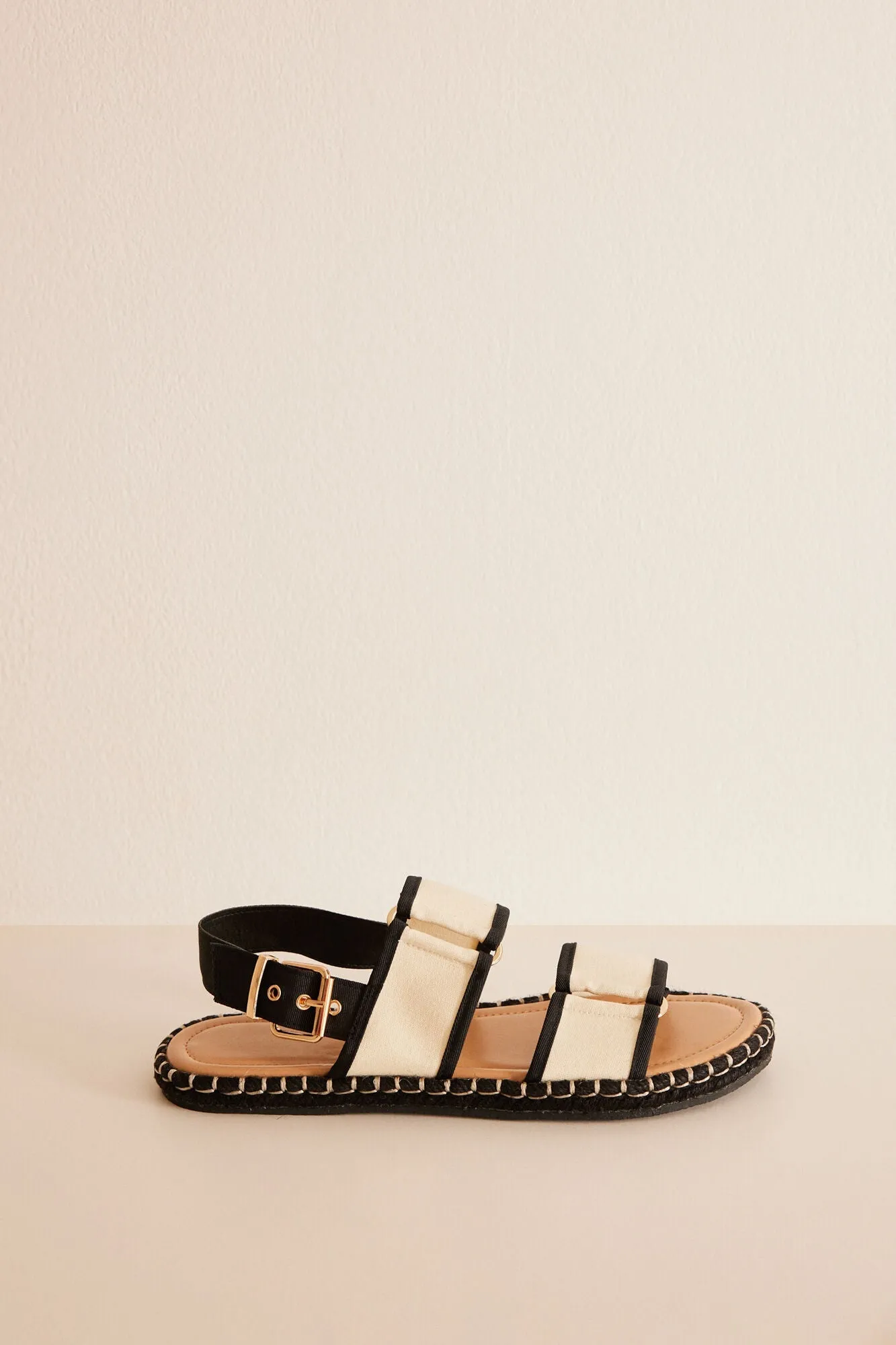 Sand crossed-strap flat sandals