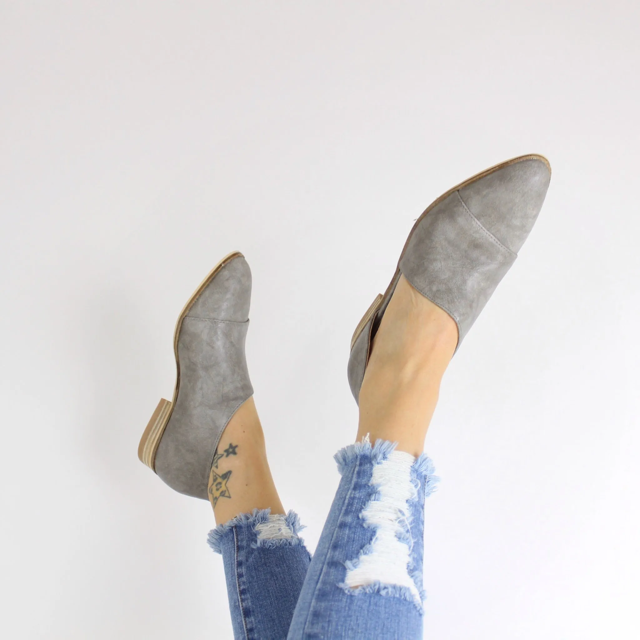 Side Cutout Flats